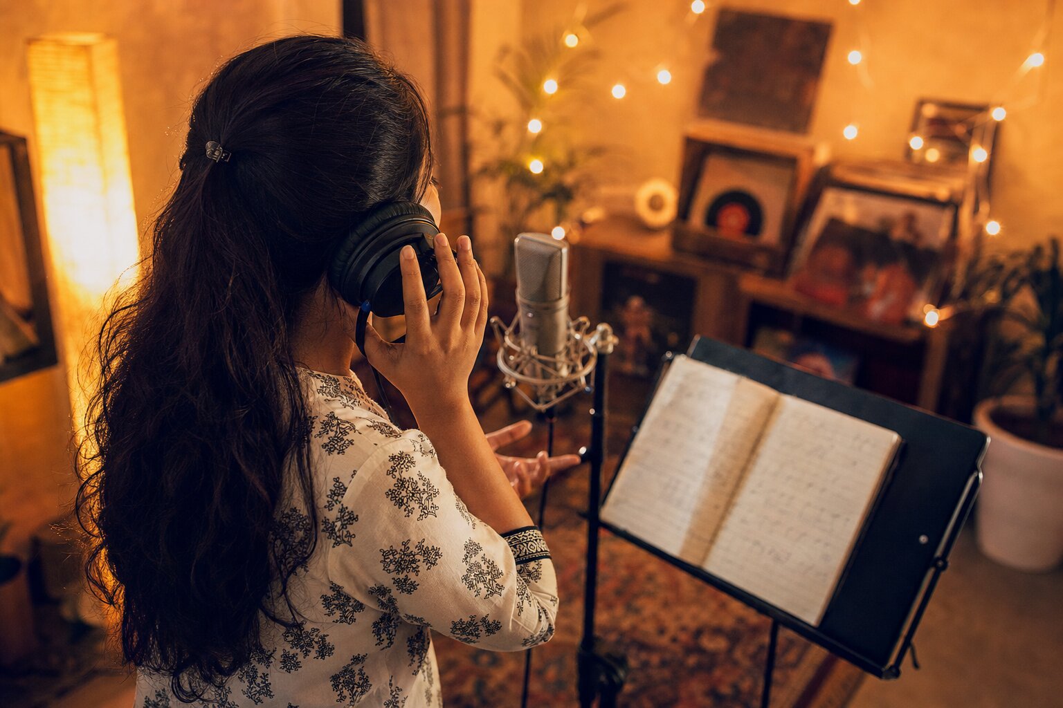 Master the Art of Bollywood & Hindustani Classical Singing