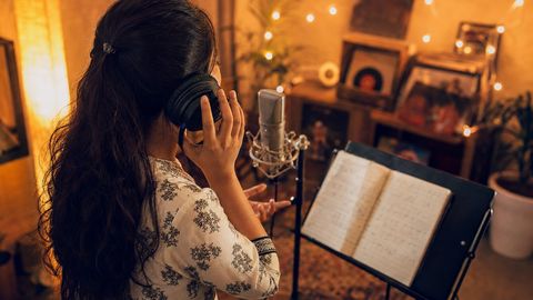 Master the Art of Bollywood & Hindustani Classical Singing